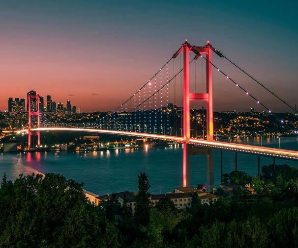 Zorlanmadan tek yaşamak isteyen birisi için ne kadar gelir yeterlidir?