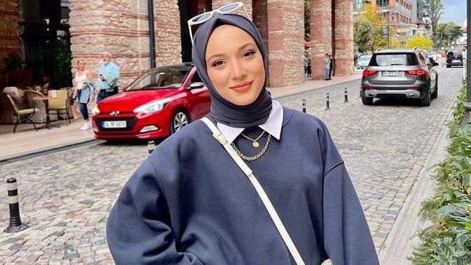 Kapalı birisi için iş yeri kombini önerisi olan var mı?