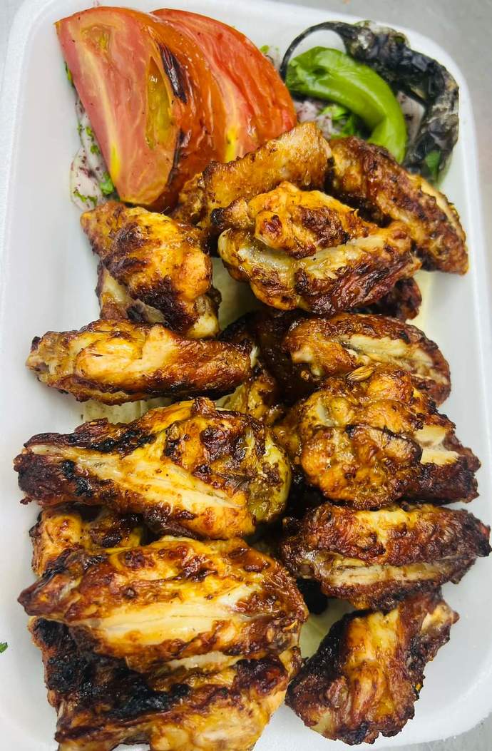 Arkadaşlar 1 kg tavuk, yanındaki sebzeler ve bir kutu kola 180 TL ödedim. Fiyat nasıl sizce?