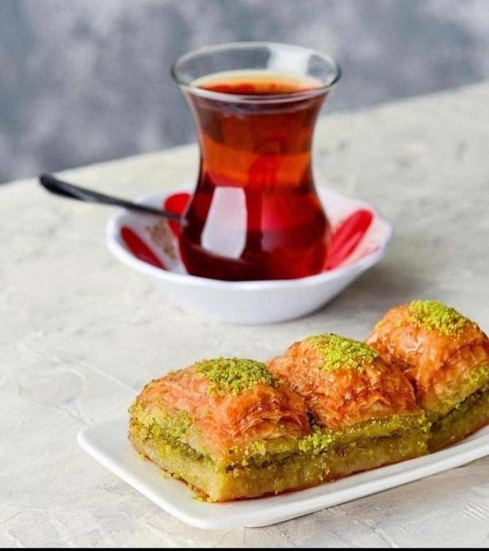 Baklava yanında çay içer miydiniz?