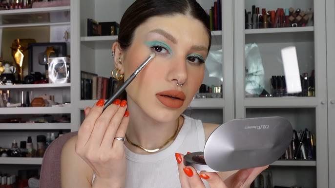 Makyaj yaparken ne tür bir ayna kullanırsınız?