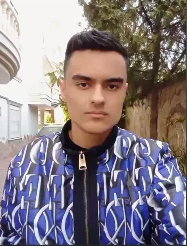 Sizce uzun saçlı halim mi, kısa saçlı mı?
