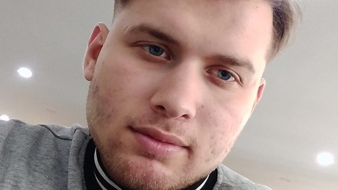 Selamlarr kısa saçlı halim mi daha iyi yoksa uzun saç sakal mı?