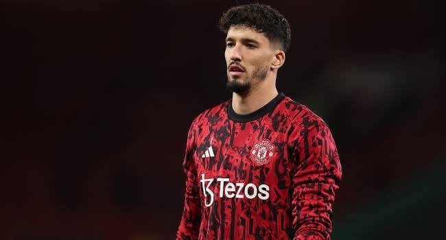 Altay Bayındır’a katılıyor musunuz? Desteklediğiniz Premier Lig takımı hangisi?