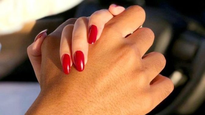 Ellerini tutmayı hiç bir şeye değişmem dediğiniz biri var mı?