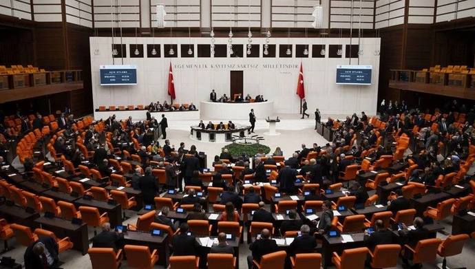 Yazık ya yiyecek bulamıyor öğrenciler asansörde ölüyor yaşayamıyor insanlar yazık
