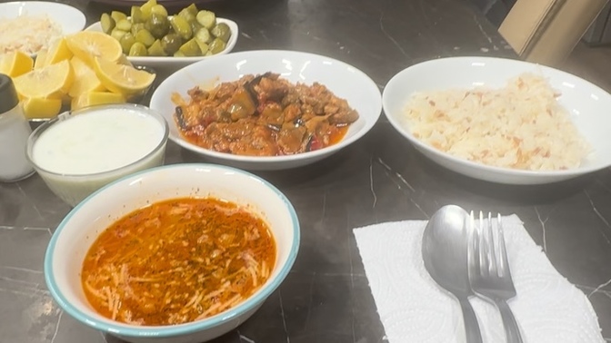 Öğle yemeğinde ne yediniz?