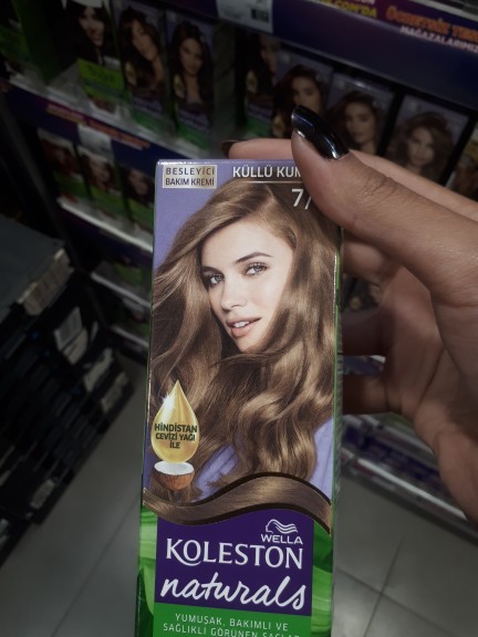 Siyah saça açıcı kullanmadan hangisi tutar?