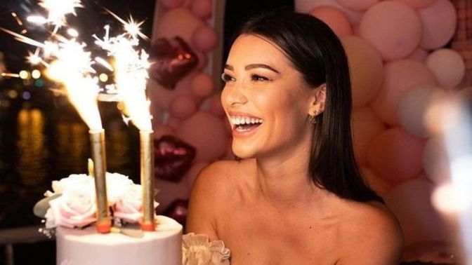 Ben bugün doğum günü kızıyım! Sizin doğum gününüz ne zaman 🎉?