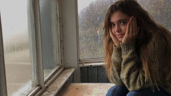 Eski sevgili sosyal medyada ekli kalmalı mı yoksa çıkartılmalı mı?