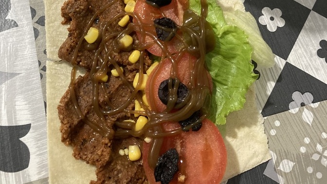 Çiğ köfteye karamel sos dökülür mü?