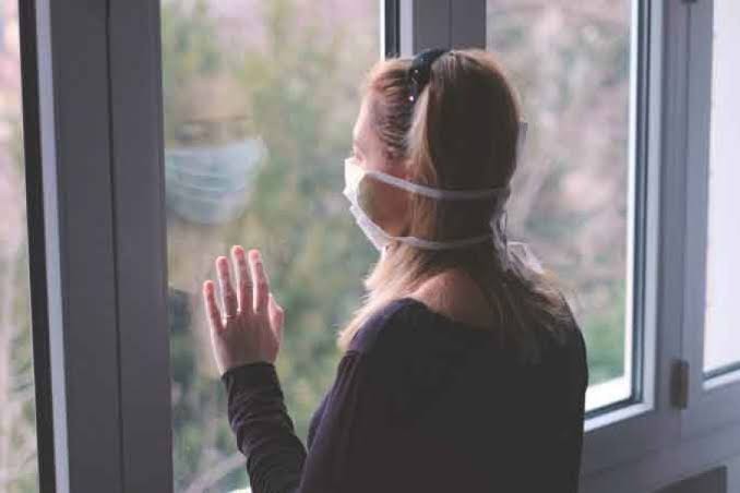 Seni 1 odaya kapatsalar yanına alacağın 3 şey ne olurdu?