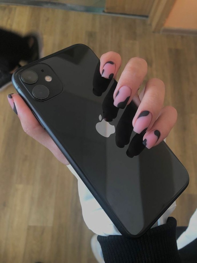 Iphone 11 alacağım renkte kararsız kaldım siz olsanız hangisini seçerdiniz?
