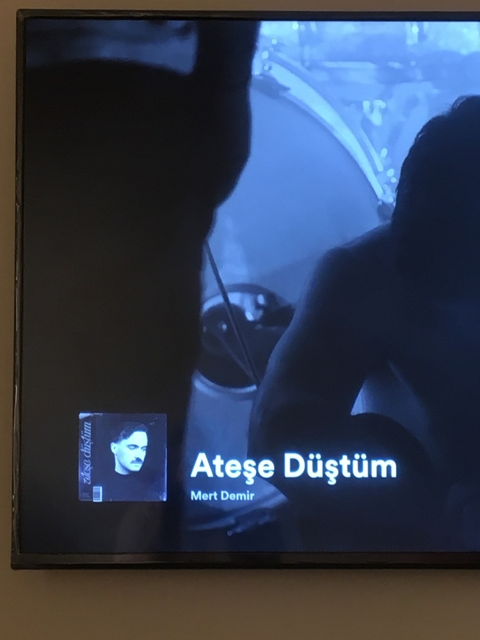 Güne hangi şarkıyı bırakıyorsun✨️?