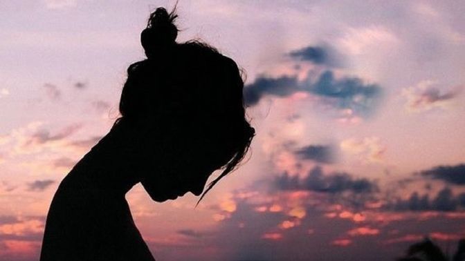 İlişkisi olmayan ve bundan dolayı mutsuzluk duyan insanlara mutlu olmaları için neler öneriyorsunuz?