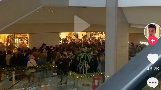 Zara'nın Black Friday indirimlerinde izdiham çıkmış bizim hani paramız yoktu ve boykota ne oldu ki?