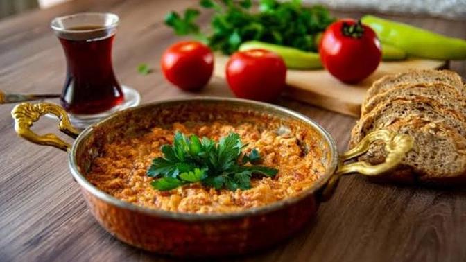 Hangi yemeğe ekmeği bandırarak yemeyi seviyorsunuz?