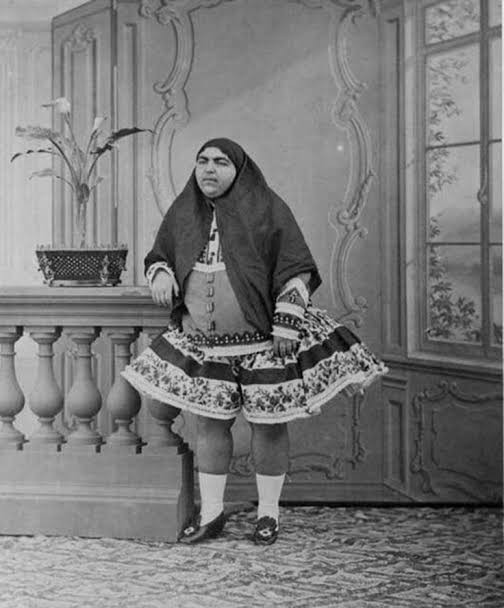 Evde kara kalem çalışması yaptım, nasıl olmuş?