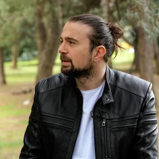 Uzun saçlı erkekler daha mı çekicidir?