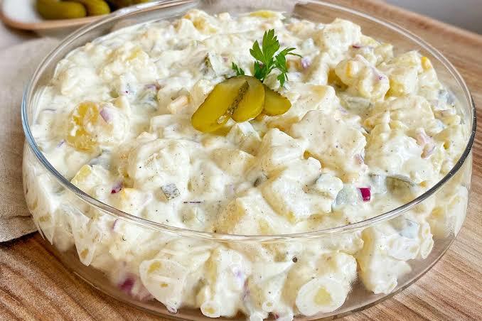 Patates salatasını sade mi soslu mu seversiniz?
