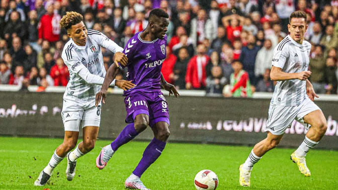 Samsunspor 1 - Beşiktaş 2... Kartal Çalımbay ile 2'de 2 yaptı! Maçı nasıl buldunuz?
