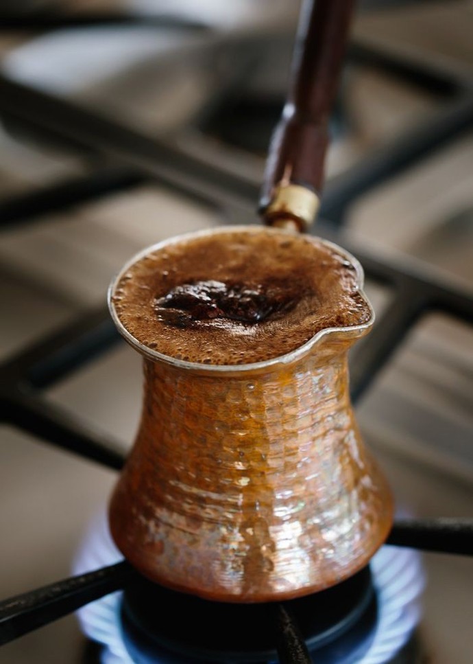 Türk kahvesini cezvede mi yaparsınız yoksa makinede mi?