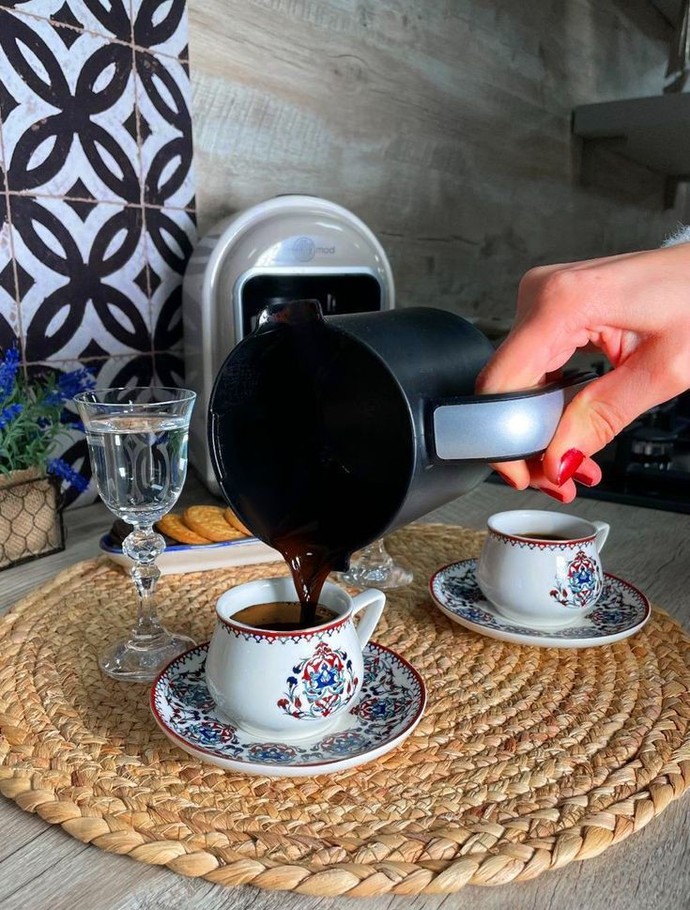 Türk kahvesini cezvede mi yaparsınız yoksa makinede mi?