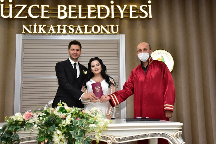 Sade bir nikah ile evlenmeyi kabul eder misiniz? ya da aileniz ne der?
