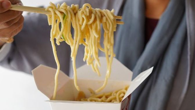 Noodle'ı nasıl yemeyi tercih ediyorsunuz?