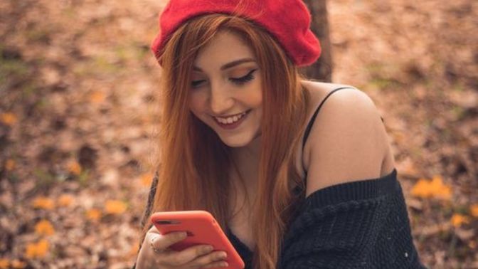 Sosyal medya platformlarında tanımadığınız insanlarla sohbet etmek kendinizi iyi hissettirir mi?