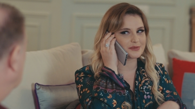 Telefonla konuşurken etrafta gezinme huyunuz var mı?