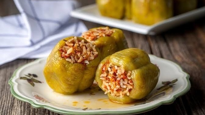 Biber dolması harcı kavrulur mu yoksa çiğ mi konur?