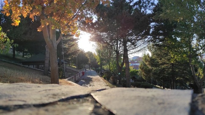 Fotoğraf çekilirken maalesef kötü çıkıyorum, sizce güzel bir fotoğraf nasıl çekilir veya kendimi geliştiririm?