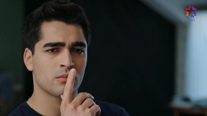 Gülüşünüz mü güzel, ciddi surat ifadeniz mi?