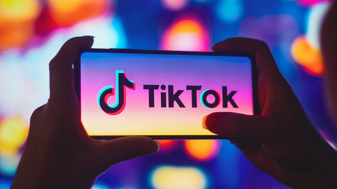 TikTok uygulaması rezalet bir ortam değil mi? Sizce kapatılmalı mı yoksa memnun musunuz?