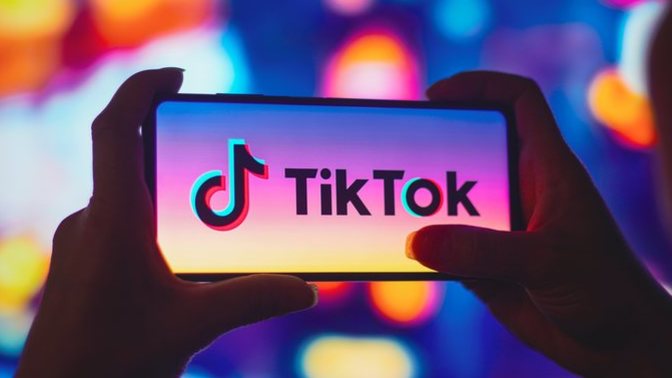 TikTok uygulaması rezalet bir ortam değil mi? Sizce kapatılmalı mı yoksa memnun musunuz?
