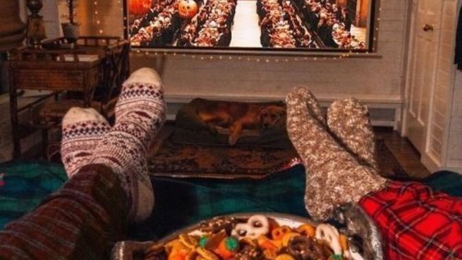 Birileriyle birlikte film izlemek eziyet midir, keyifli midir?