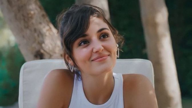 Hoşlandığım biri var, ona açılmayı düşünüyorum. İlk adım atanın kız olması sizce nasıl?