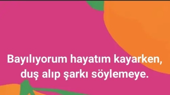 Duşta şarkı söyleyen var mı?