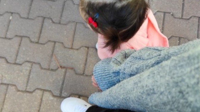 Diğer çocukları, kendi bebeğime dokunmamaları konusunda nasıl uyarabilirim 🐥?
