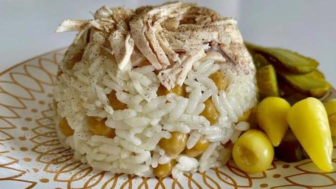 Tavuk pilavın yanında turşu sever misiniz?