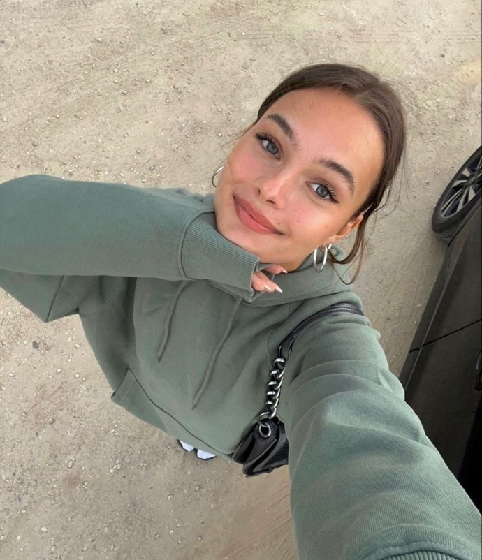 Fotoğraf çekinirken ön kamerayı mı daha çok kullanırsınız yoksa arka kamerayı mı📸?