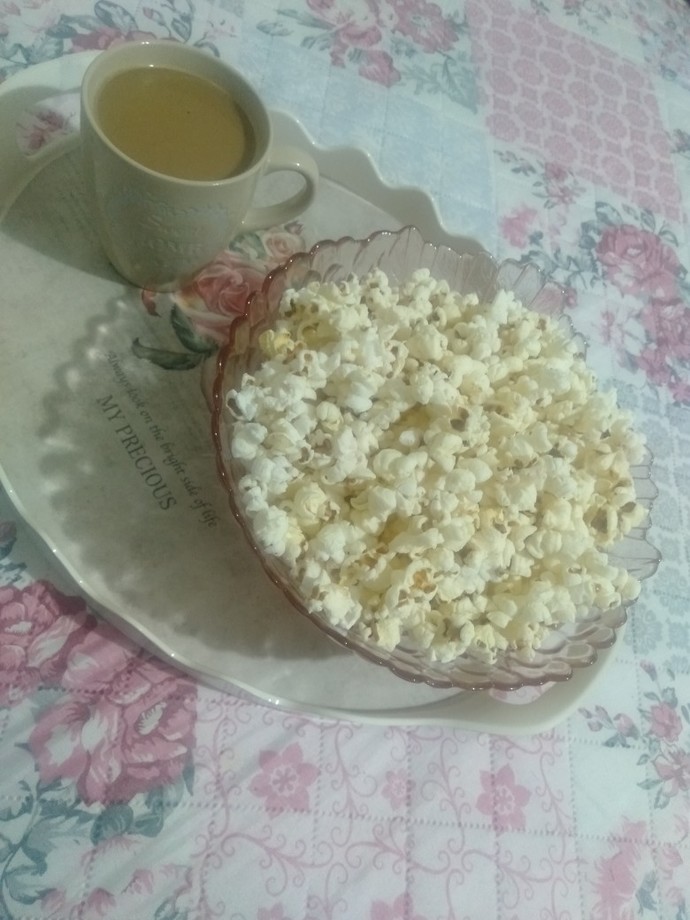 Evde film keyfi yapiyorumm🤗gelmek isteyen?