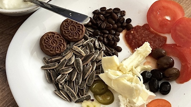 Siteden kiminle Pazar kahvaltısı yapmak istersiniz?