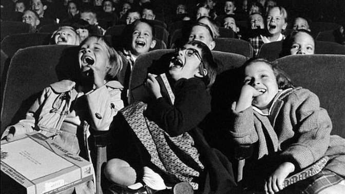 Film izlerken çok konuşur musunuz?