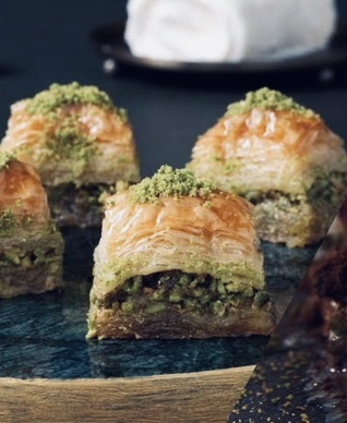 Soğuk baklava mı şerbetli baklava mı?