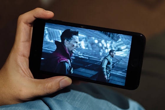 Telefondan, tabletten film izleyince keyif alıyor musunuz?