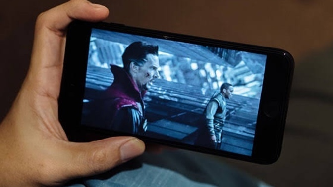 Telefondan, tabletten film izleyince keyif alıyor musunuz?
