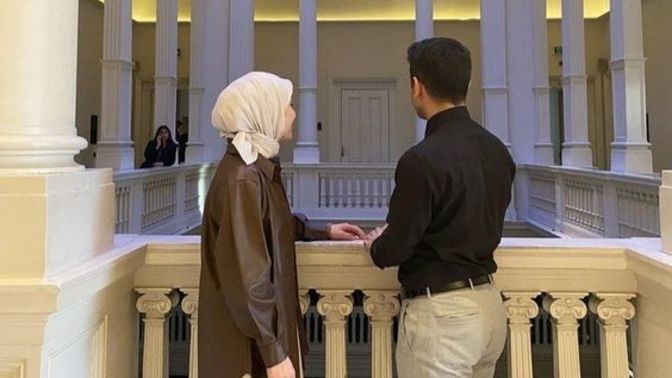 Sosyal medyadan yeni tanıştığım kıza nasıl yaklaşırsam kazanırım onu, kızlar size nasıl yaklaşmamız sizi etkiler?