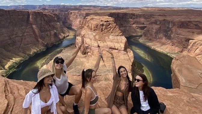 İki kişilik tatil bileti kazansanız kiminle giderdiniz?